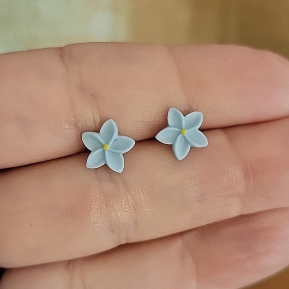 Forget-Me-Not Ceramic Stud Earrings - Picture 4 of 7
